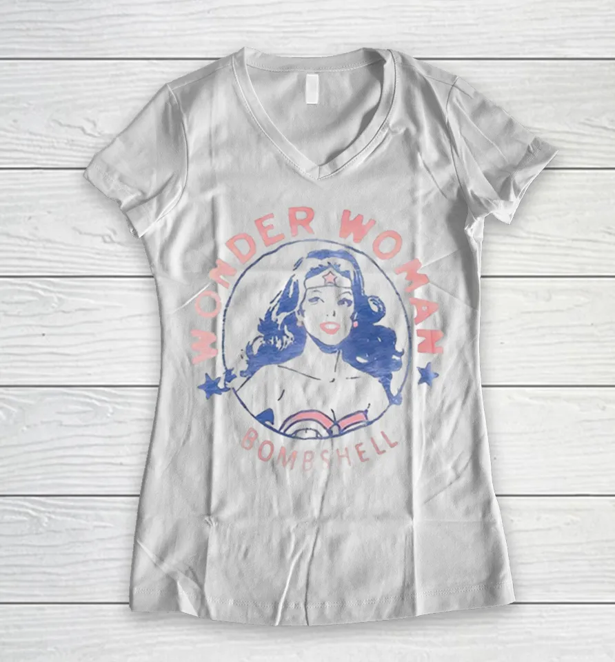 Wonder Woman Bombshell Women V-Neck T Shirt